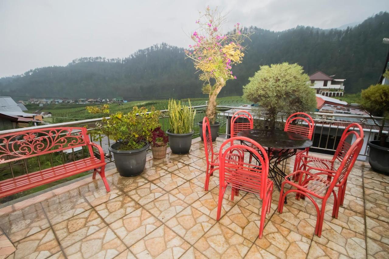 Villa Matahari Tawangmangu Powered By Cocotel Extérieur photo